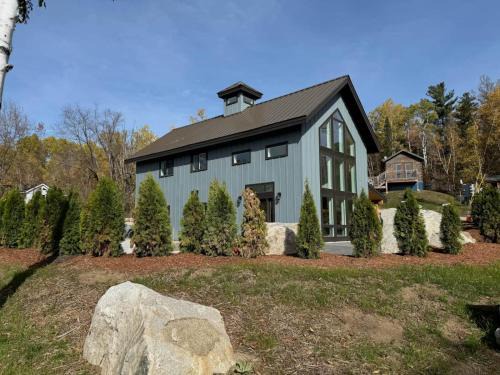 Twin Mountain Hotel | Newport Room @ Boulder Mountain View Barn (ADA)