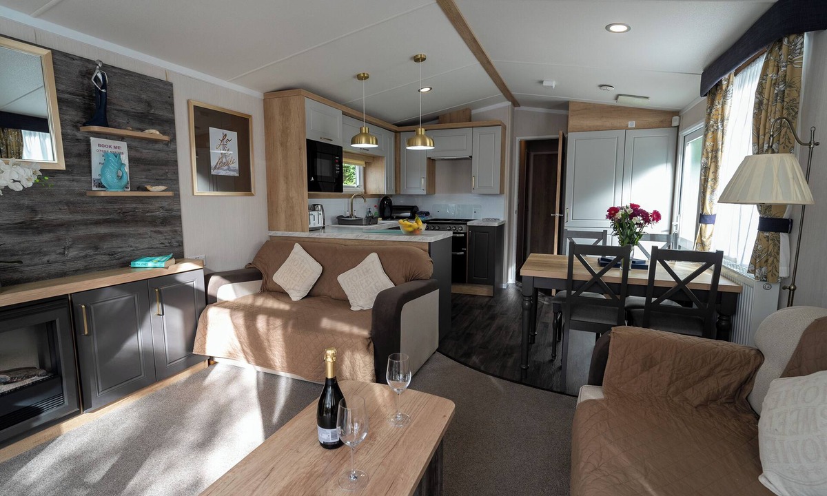 Newquay Ski Chalet | Newquay Blue Water Lodge