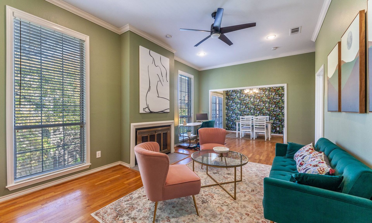 Oak Lawn Condo | Newtons Energy: 1-Bedroom Modern Nest