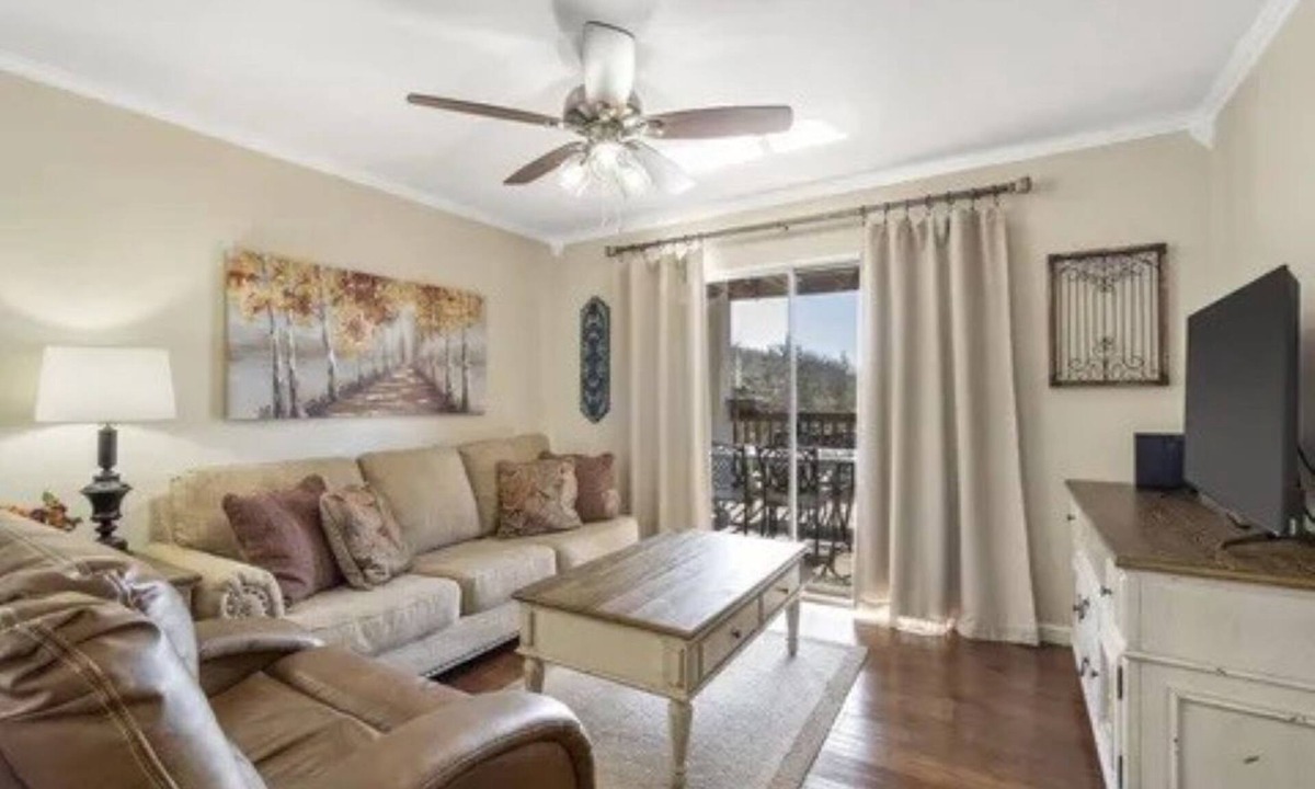 Indian Point Condo | Next to SDC & Table Rock Lake. 2 Beds 2 Baths. 20ft Patio. Full Size Kitchen.