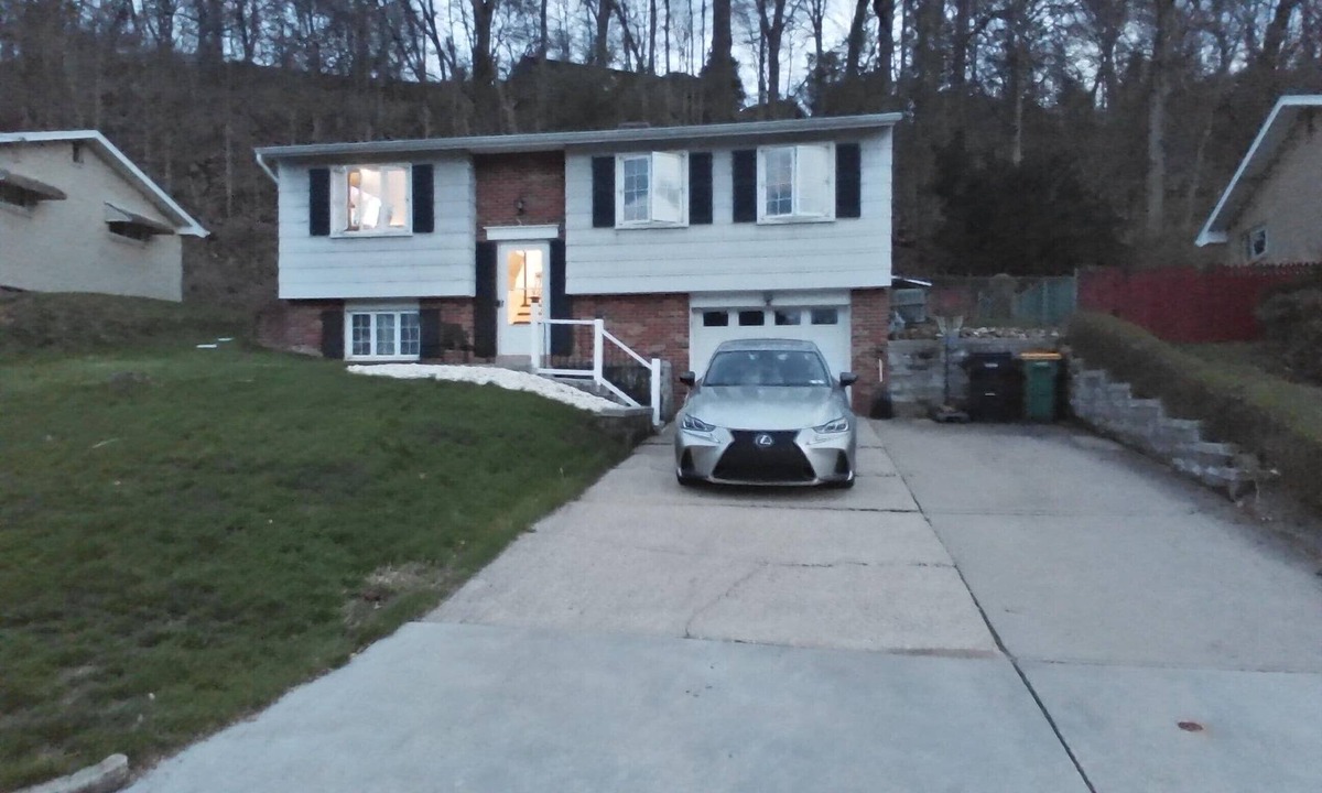Ross Township House | NFL DRAFT Luxury Retreat