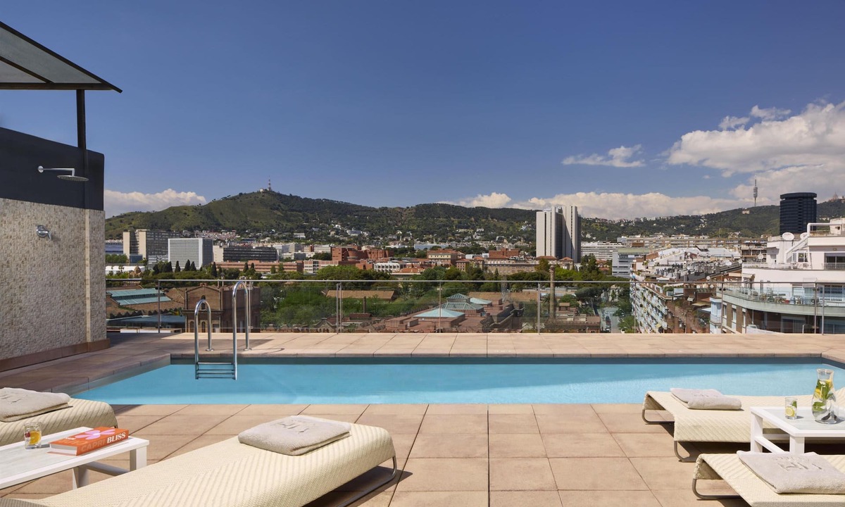 La Maternitat i Sant Ramon Hotel | NH Barcelona Stadium