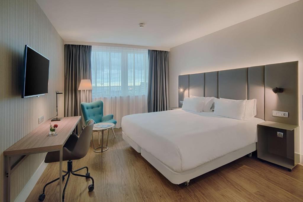 Blagnac Hotel | NH Toulouse Airport