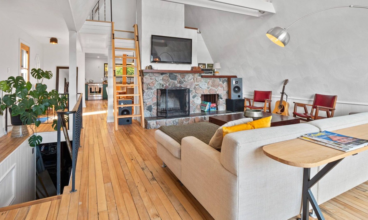 Beamsville House | Niagara Wine Country A-Frame