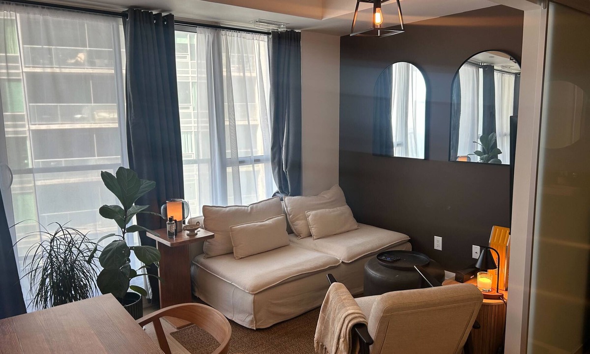 Niagara Condo | Nice 1 bedroom condo steps away from Fifa Worldcup