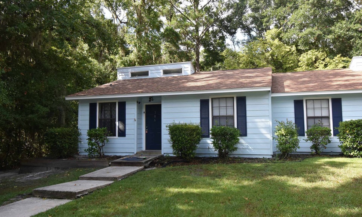 St. Marys House | Nice 2 Bedroom Duplex Great For Contractors