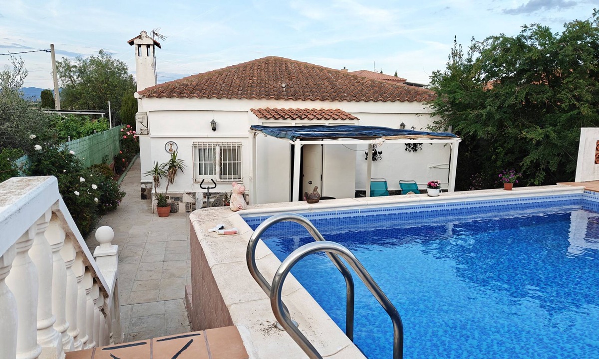 Lliria Villa | Nice 2 bedrooms villa. private swimming pool.forest park