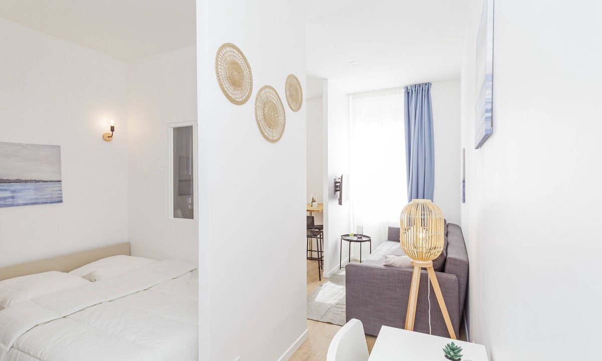 18th Arrondissement Apartment | Nice 23 M² Bright And Renovated Courtyard Side