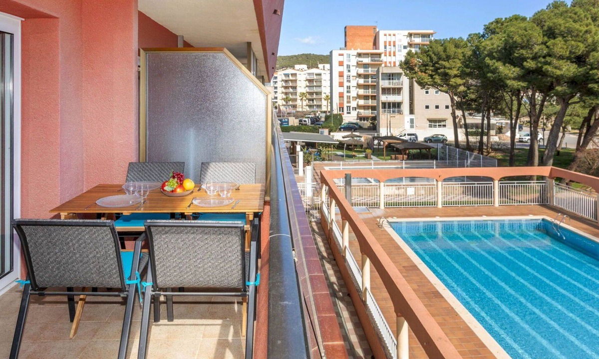Aiguablava Apartment | Nice apartment for 4 people with pool, A/C, WIFI, TV, pets allowed and panoramic view