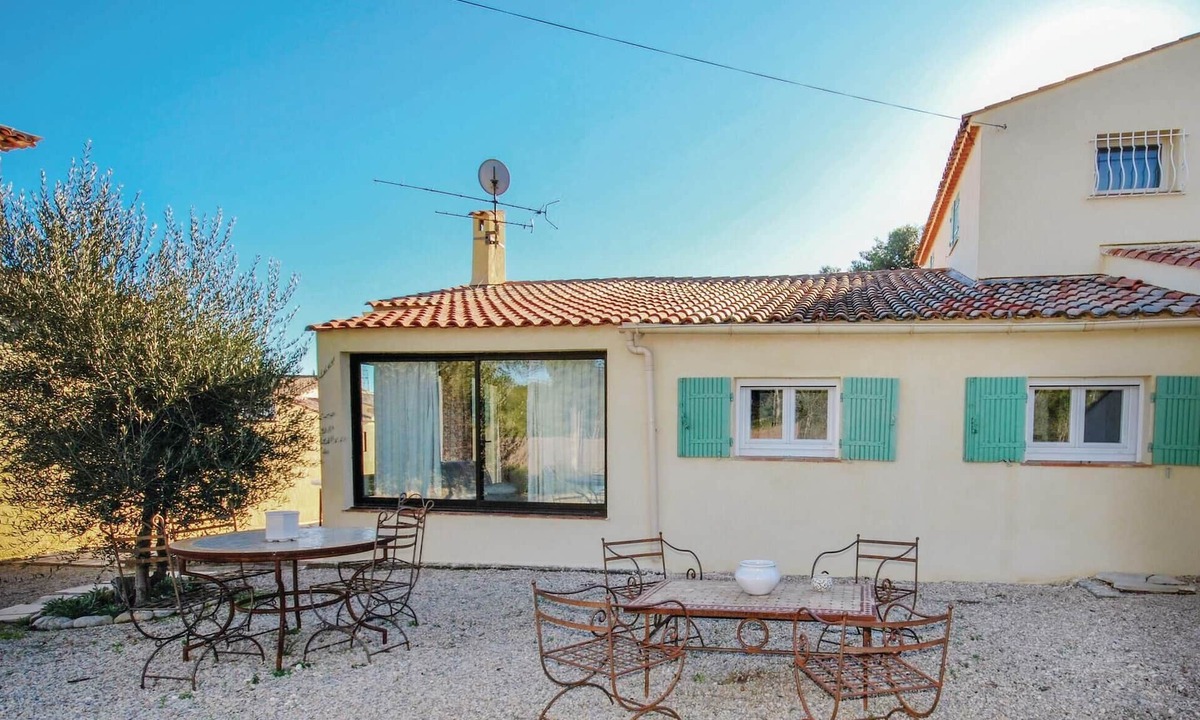 Roquebrune-sur-Argens Apartment | Nice apartment in Roquebrune sur Argens