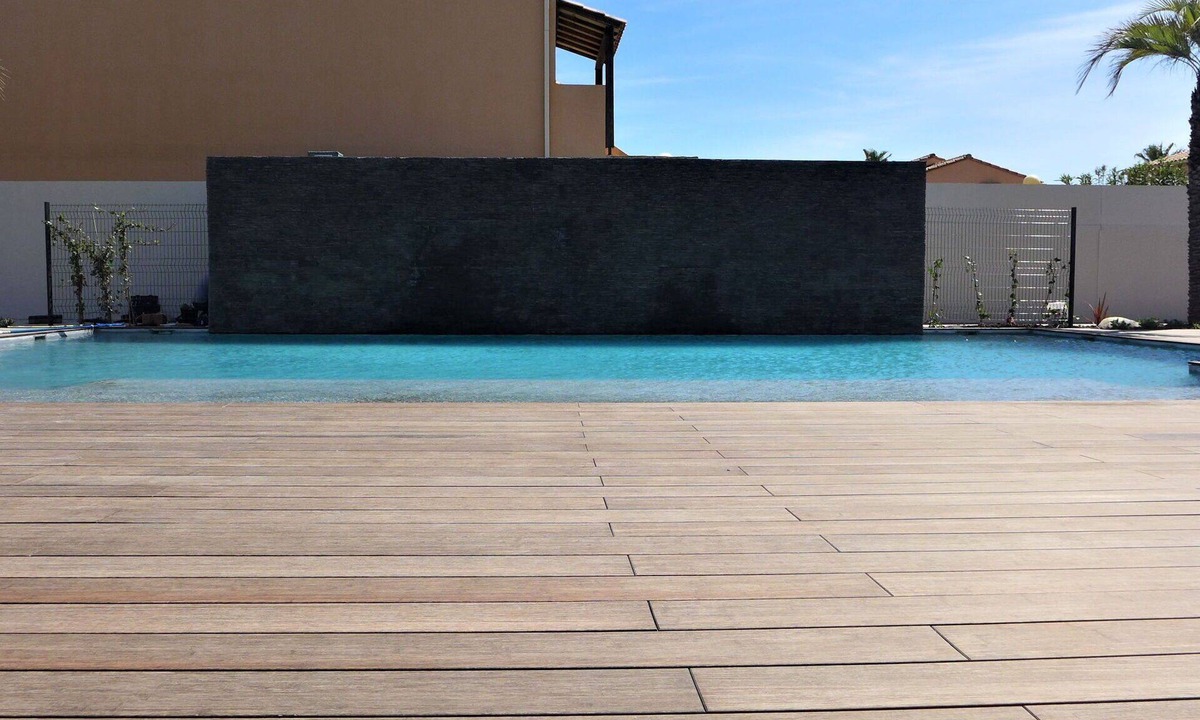 Sainte-Marie-Plage Apartment | Nice apartment for 4 guests with WIFI, pool, A/C, TV and terrace