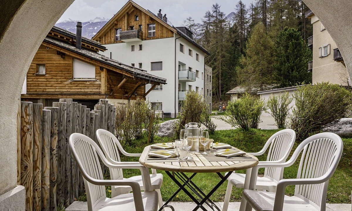 Sils-Maria Apartment | Nice apartment for 4 guests with WIFI, TV, patio and pets allowed