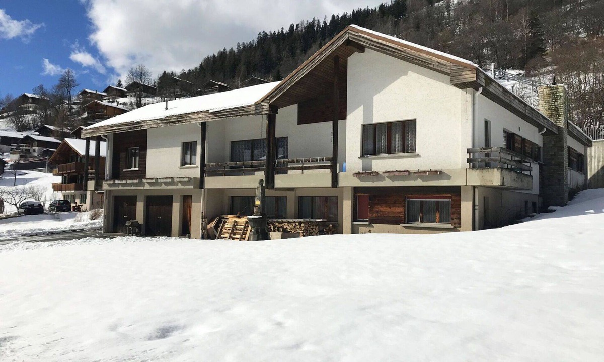 Fiesch Apartment | Nice apartment for 10 guests with WIFI, balcony and pets allowed