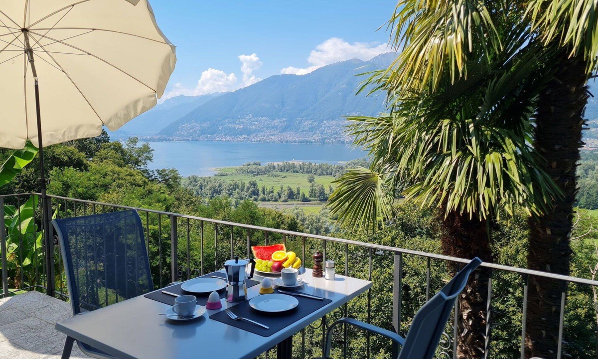 Magadino House | Nice apartment for 2 people with WIFI, TV, patio and panoramic view