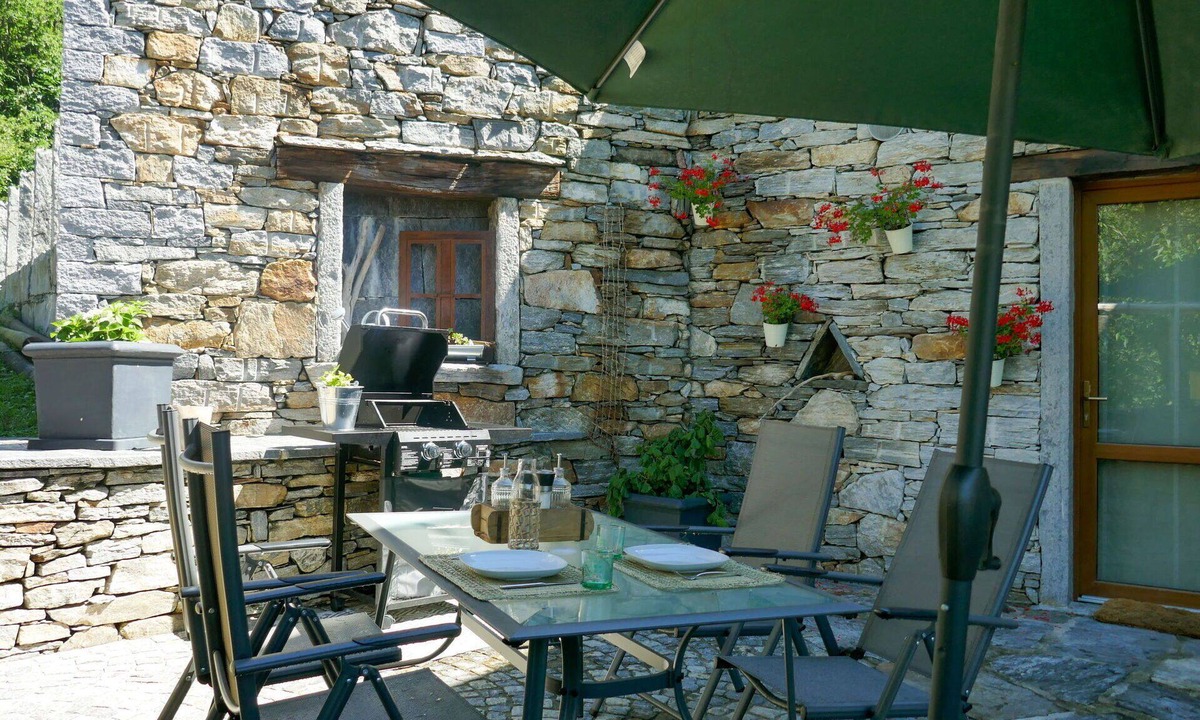 Malvaglia-dagro Apartment | Nice apartment for 2 people with WIFI, TV and patio