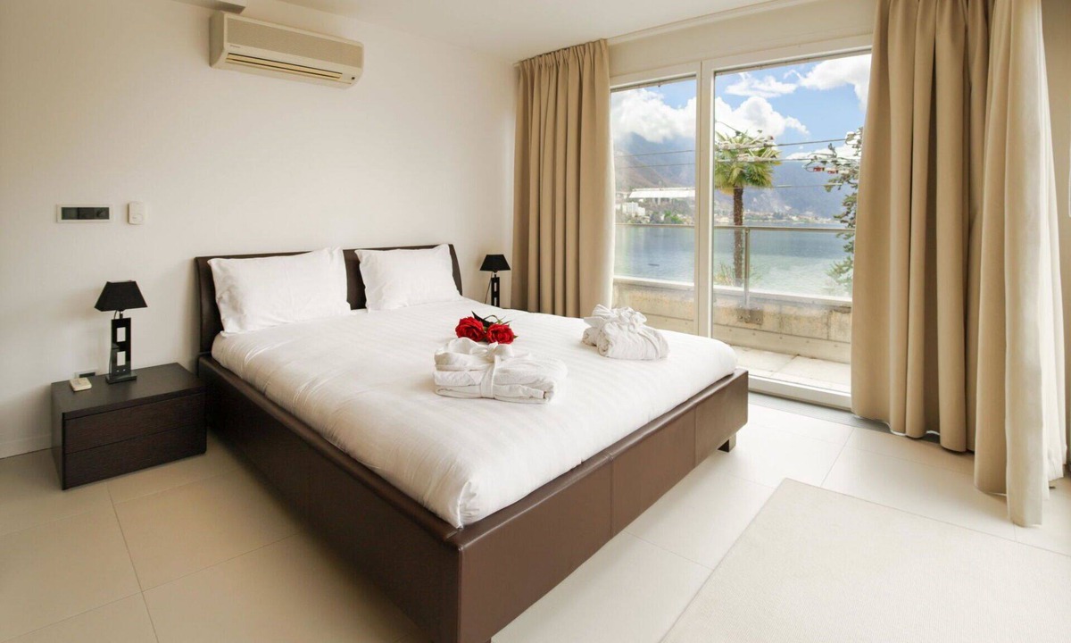 Montreux Apartment | Nice apartment for 3 people with WIFI, A/C, pool, TV, terrace and panoramic view