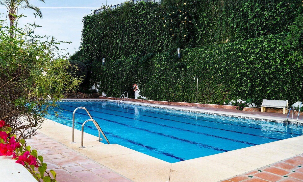 Marbella Apartment | Nice apartment for 4 guests with WIFI, A/C, pool, TV and terrace