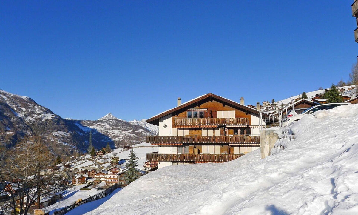 Graechen Apartment | Nice apartment for 4 people with WIFI, TV and balcony