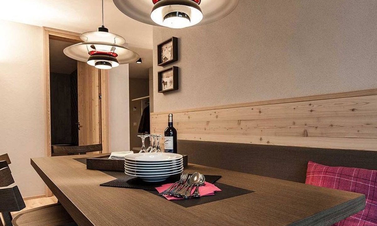 Parpan Apartment | Nice apartment for 4 people with WIFI, TV, balcony, pets allowed and parking
