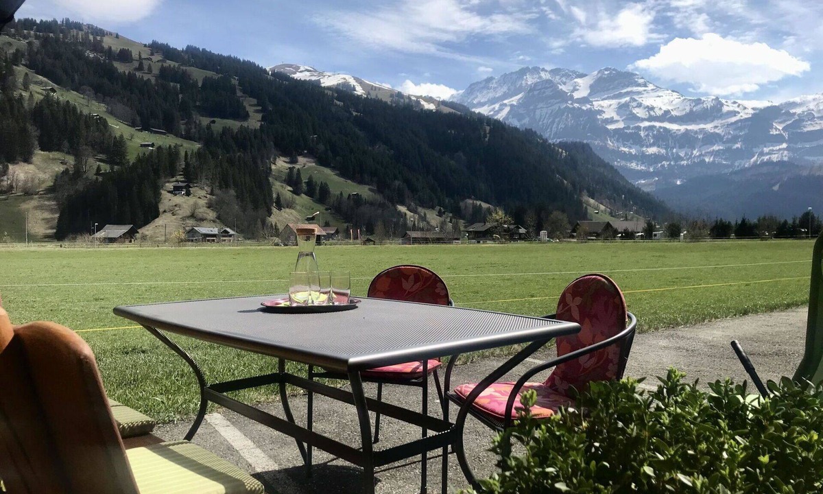 Lenk Apartment | Nice apartment for 4 people with WIFI, TV and balcony