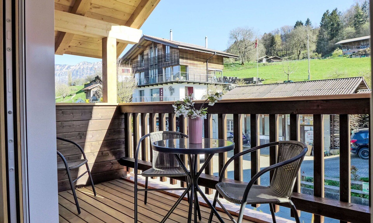 Krattigen Apartment | Nice apartment for 5 people with WIFI, TV, balcony and panoramic view