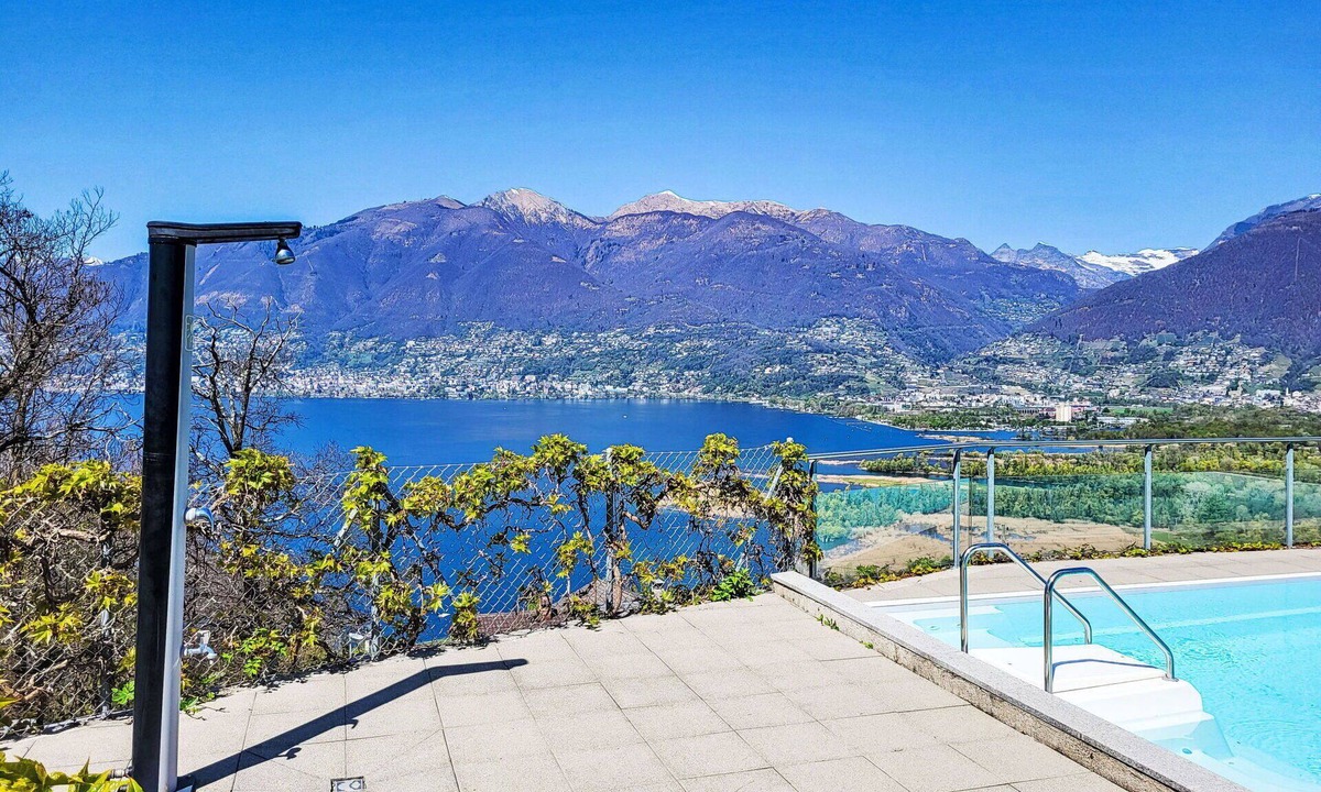Magadino Apartment | Nice apartment for 5 people with WIFI, pool, A/C, TV and terrace