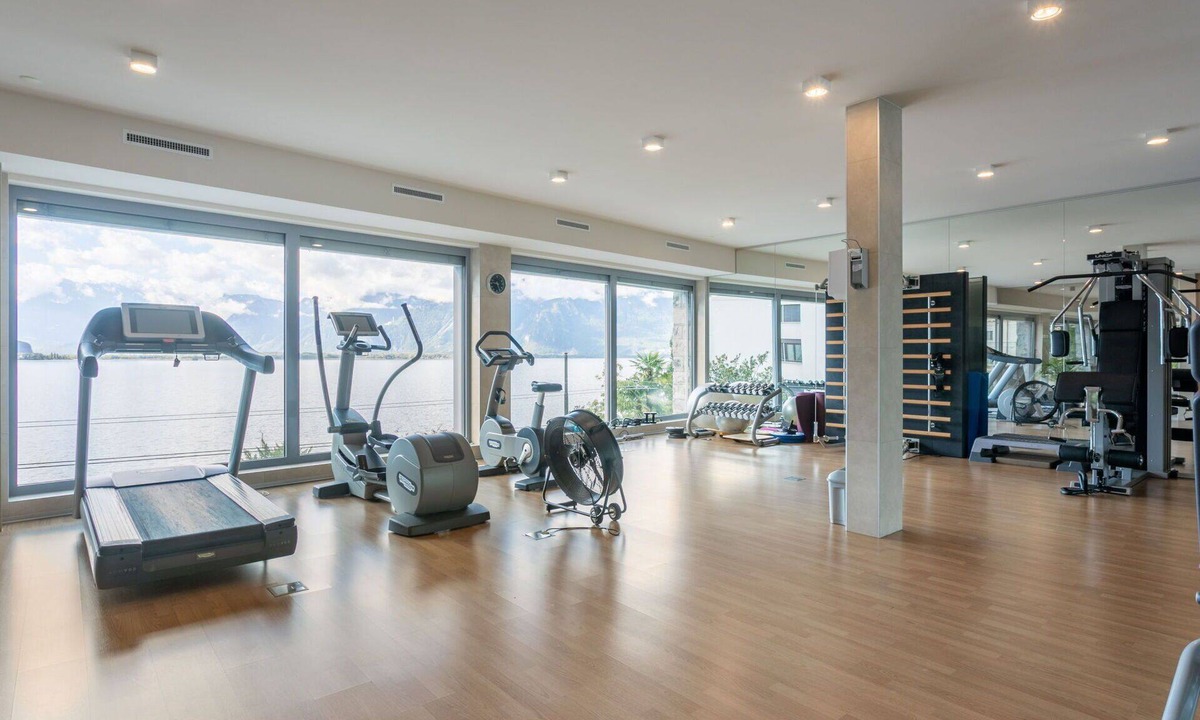 Montreux City Centre Apartment | Nice apartment for 6 guests with pool, WIFI, TV, balcony and panoramic view