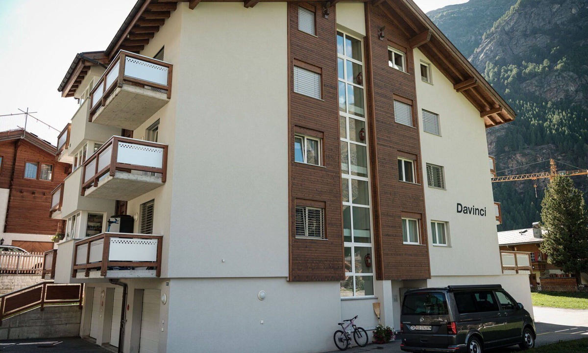 Taesch Apartment | Nice apartment for 6 people with WIFI, TV and balcony