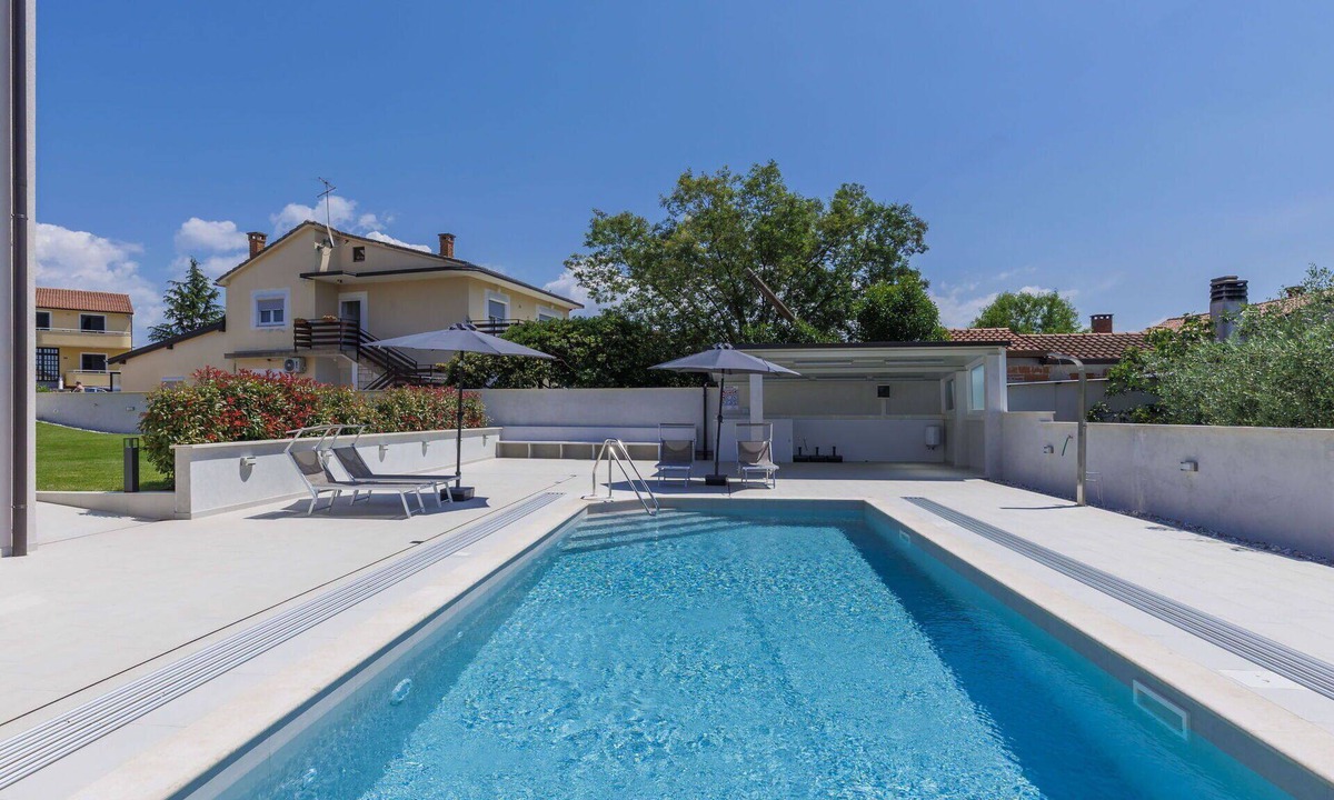 Murine Apartment | Nice apartment for 6 people with pool, WIFI, A/C, TV and terrace
