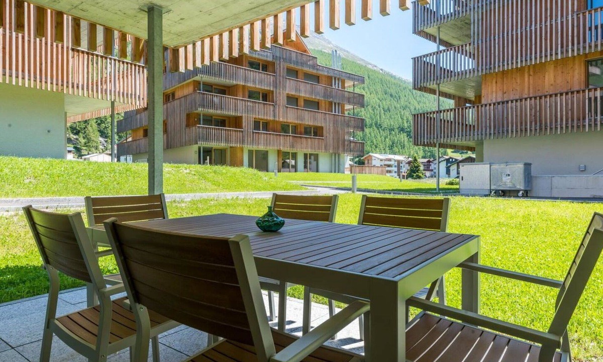 Saas Grund Apartment | Nice apartment for 7 people with WIFI, TV, balcony and pets allowed