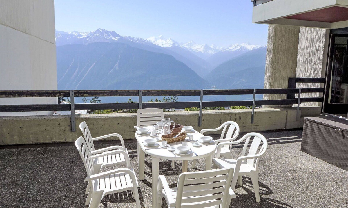 Crans-Montana Apartment | Nice apartment for 8 guests with WIFI, TV, terrace and parking