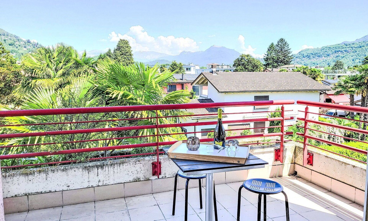 Pura Apartment | Nice apartment for 4 people with WIFI, pool, TV, balcony and panoramic view