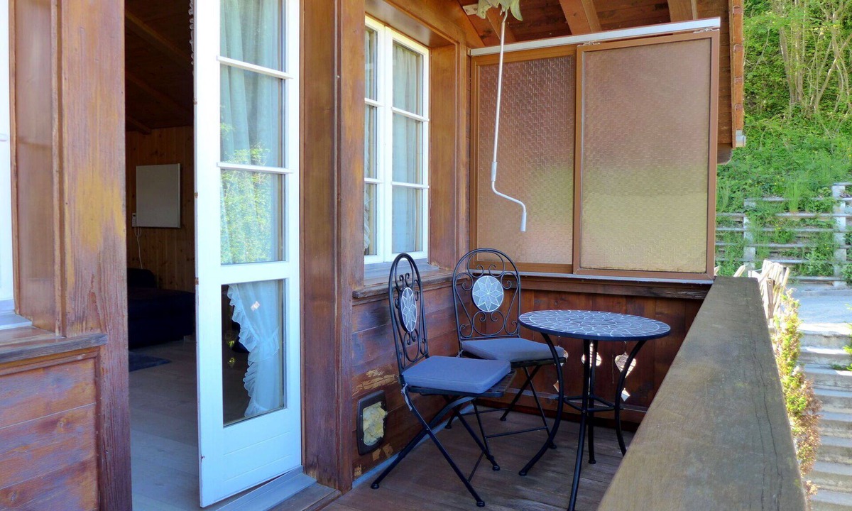 Hünibach Apartment | Nice apartment for 4 guests with WIFI, TV and balcony