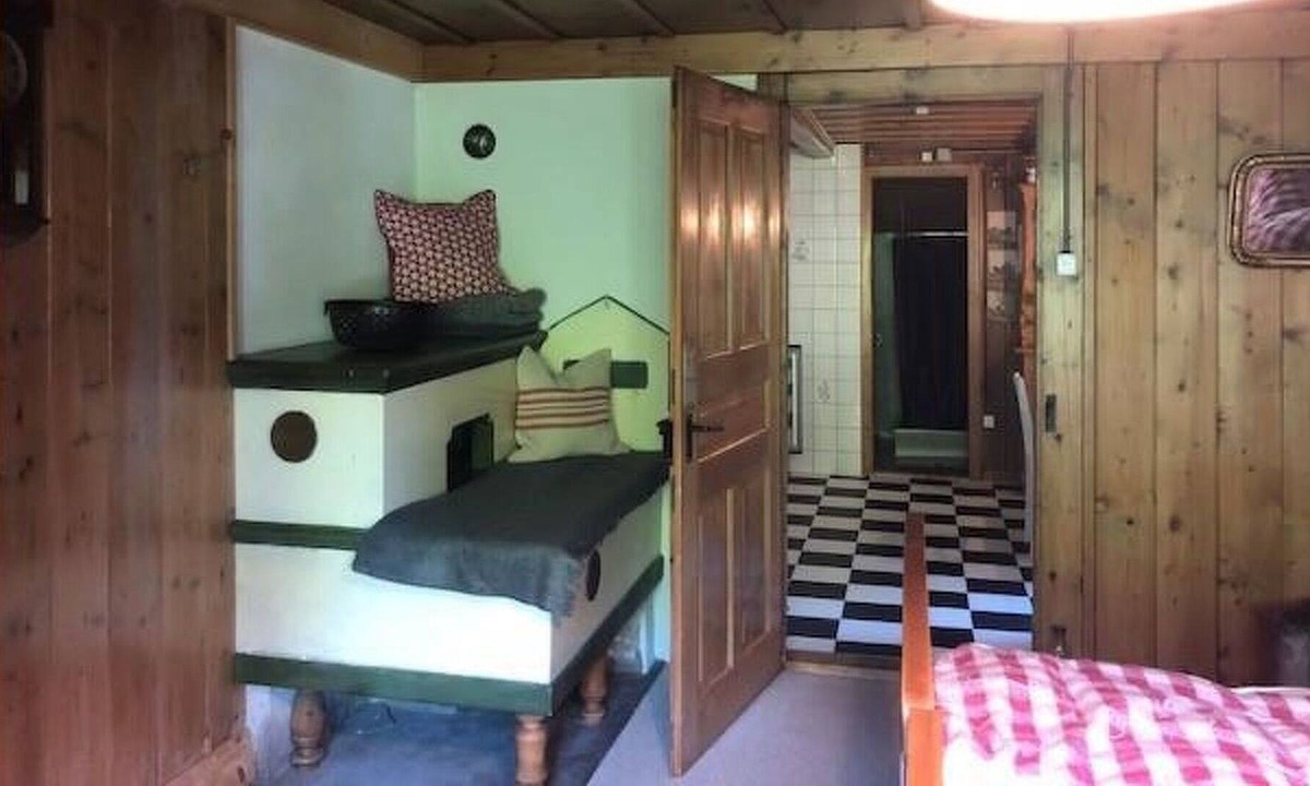 Wilderswil Apartment | Nice apartment for 4 people with WIFI, TV, pets allowed and parking