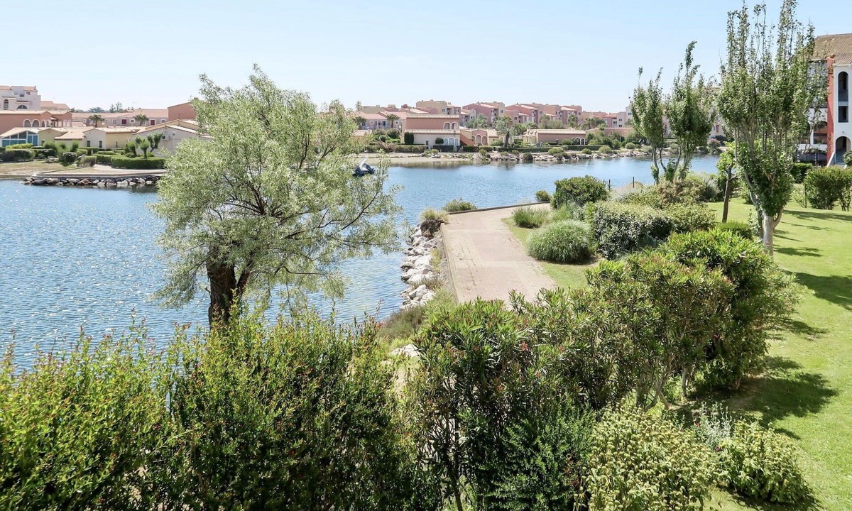 Le Barcares Apartment | Nice apartment for 5 people with pool, TV, terrace and pets allowed