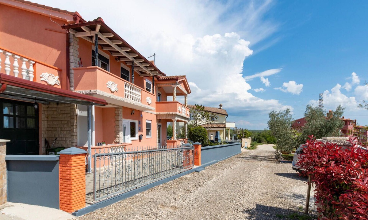 Barbariga Apartment | Nice apartment in Betiga with WiFi