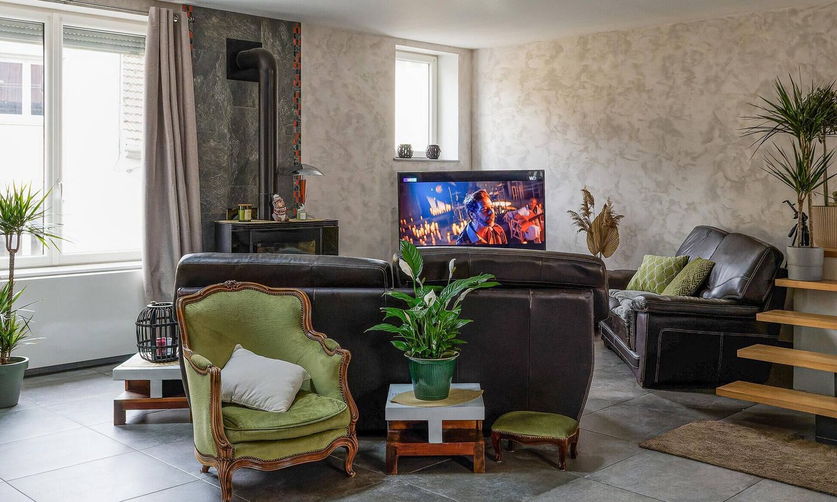 Champagnole Apartment | Nice apartment in Champagnole with WiFi