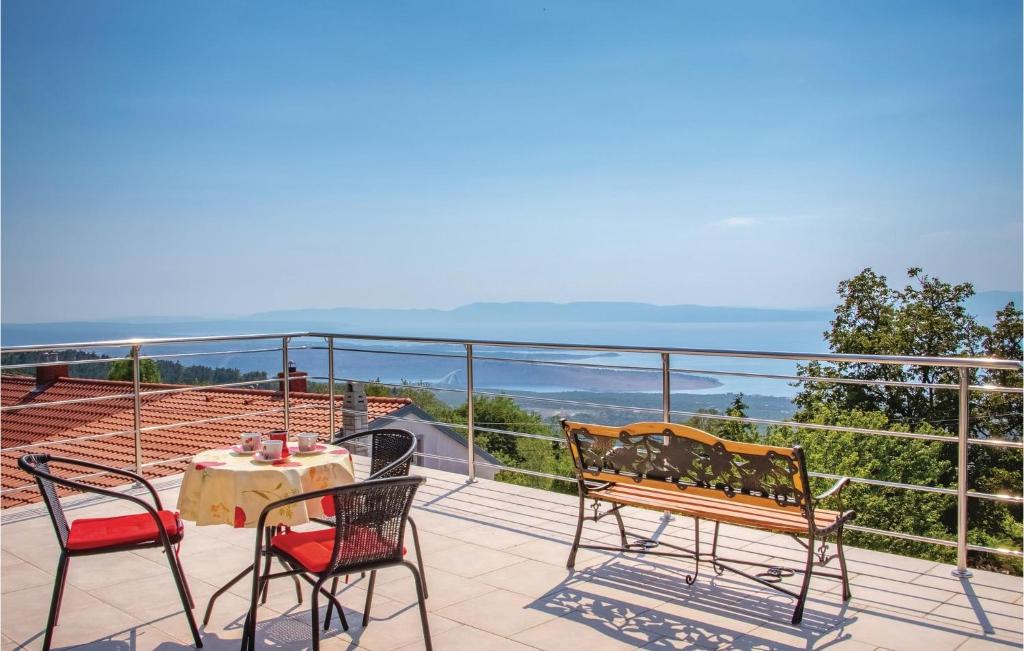 Hreljin Apartment | Nice apartment in Hreljin with Jacuzzi and WiFi
