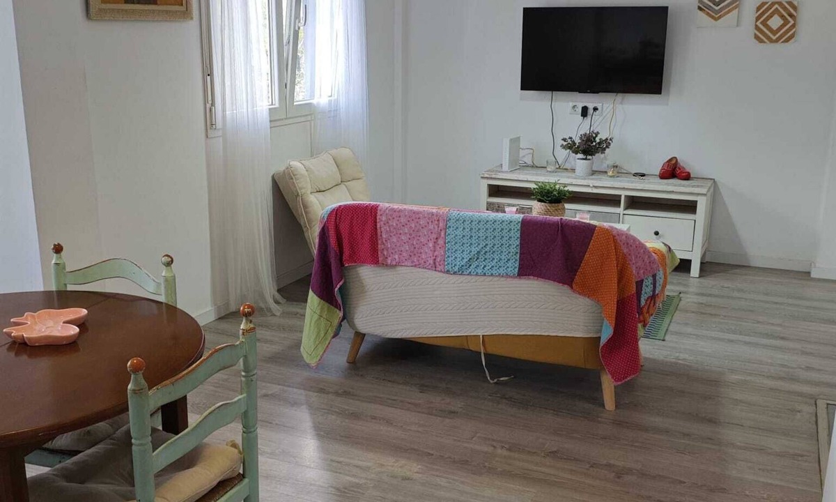 Patraix Apartment | Nice apartment in quiet neighborhood near downtown