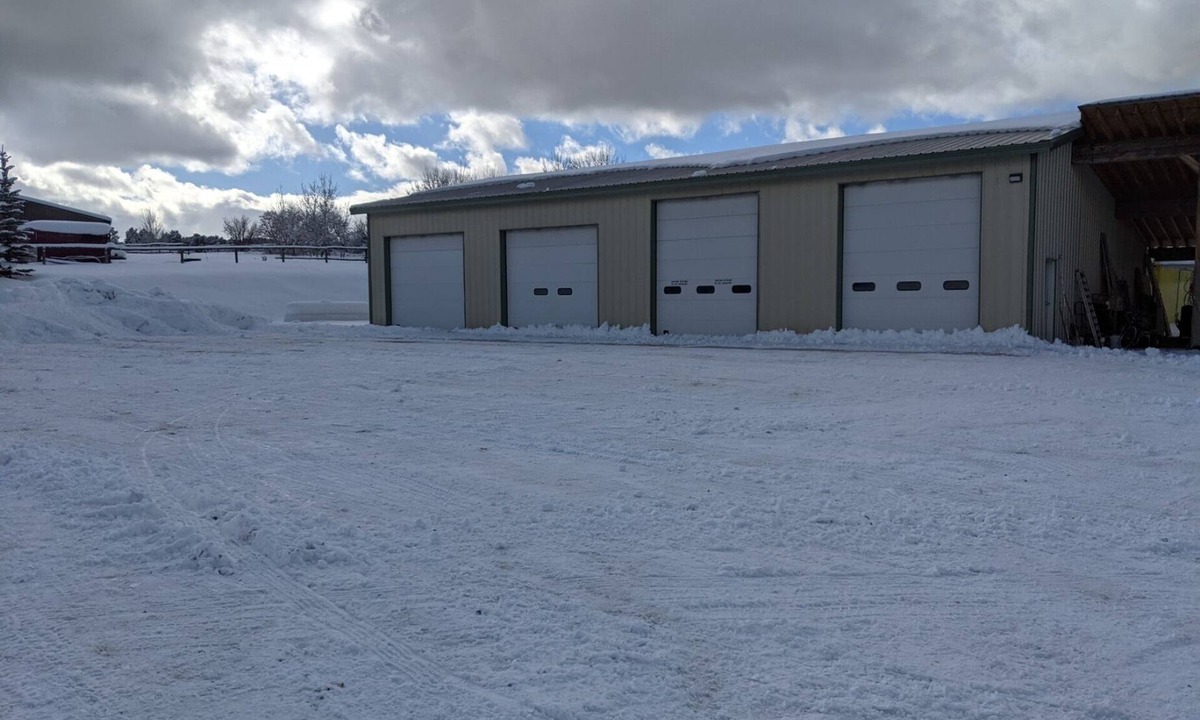Thayne House | Nice apartment in shop with Indoor parking for toy trailers or vehicle.