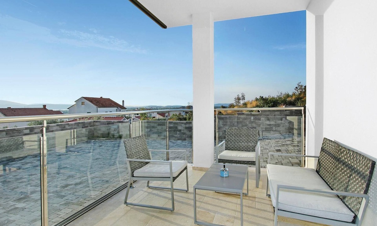 Sibenik Apartment | Nice apartment in Sibenik with house sea view