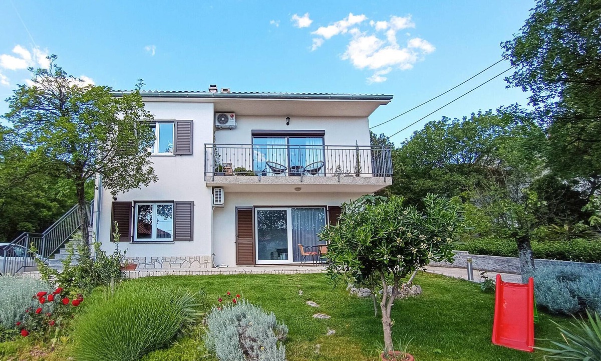 Smrika Apartment | Nice apartment in Smrika with WiFi