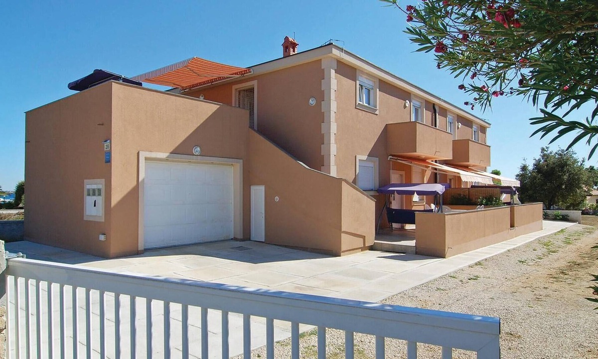 Vir Apartment | Nice apartment in Vir with WiFi