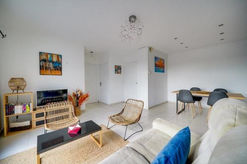 Merignac Apartment | Nice apartment Mérignac with terrace and parking