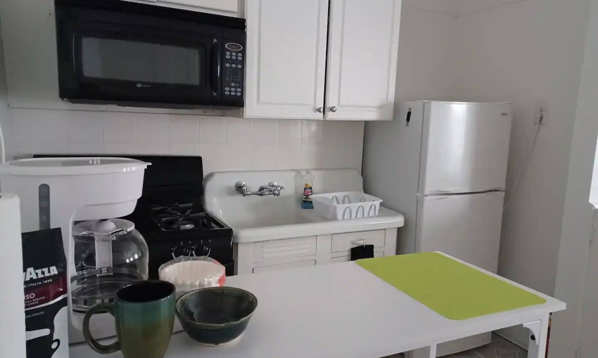 Frankford Apartment | Nice apartment with beautiful park view
