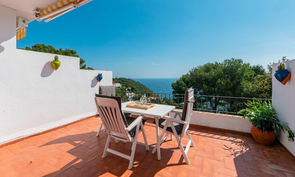 Aiguablava Apartment | Nice apartment with sea views and pool.