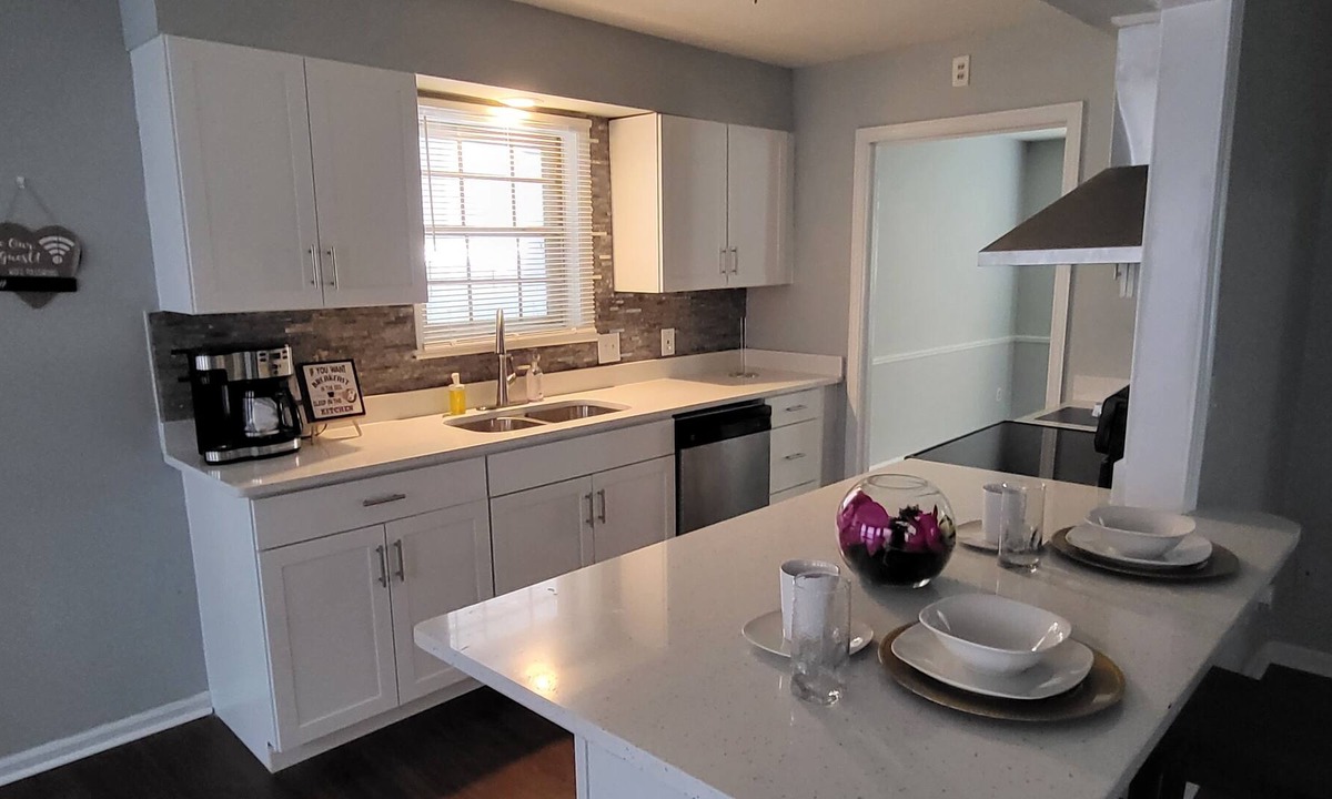 Ellendale House | Nice Bartlett area 4 bedroom house