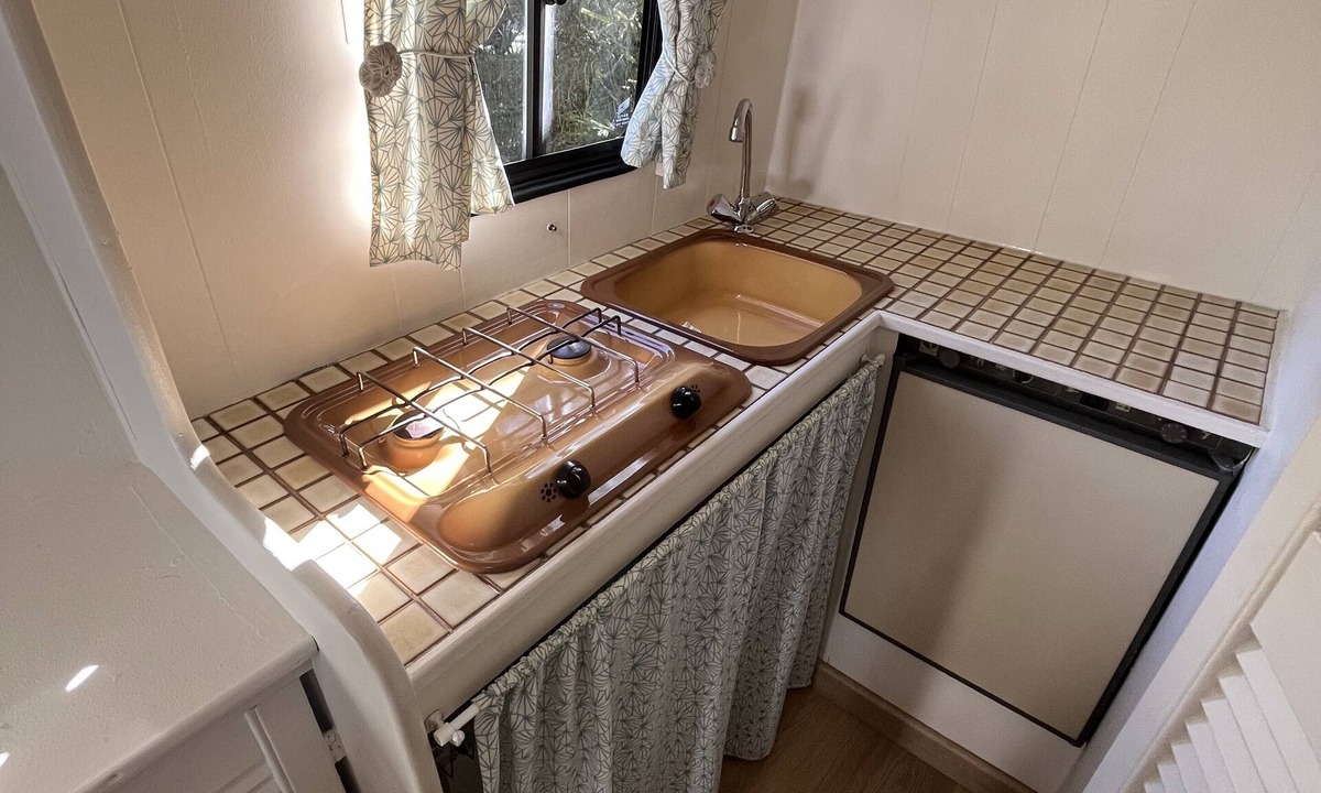 Avesnelles House | Nice camper van J9