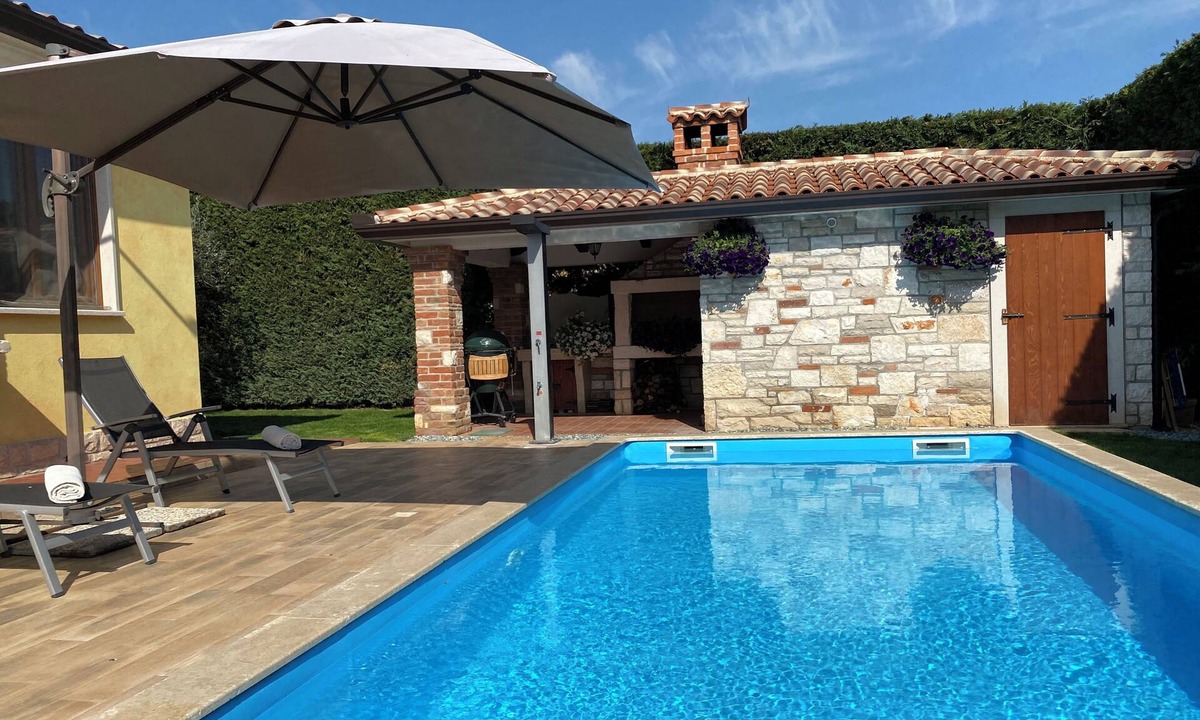 Karigador Villa | Nice comfortable villa with pool 5 minutes from the beach in Istria, Croatia.