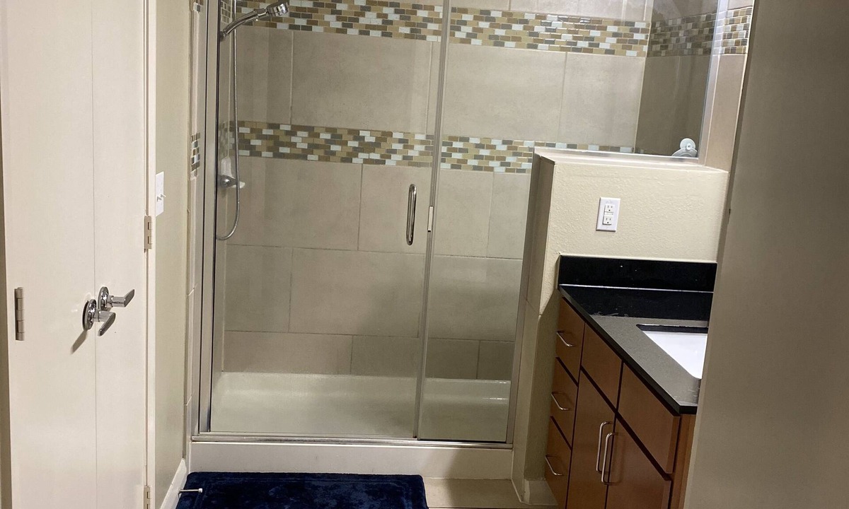 Houston Condo | Nice condo in midtown the galleria area
